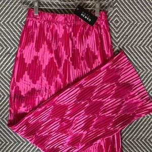 *NWT* KATE HEWKO Pleated Hot Pink Satin Pull-On Pant - O/S